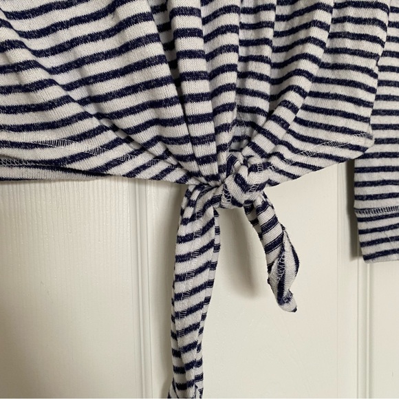 Dex striped top with tie - size Small - Picture 4 of 5